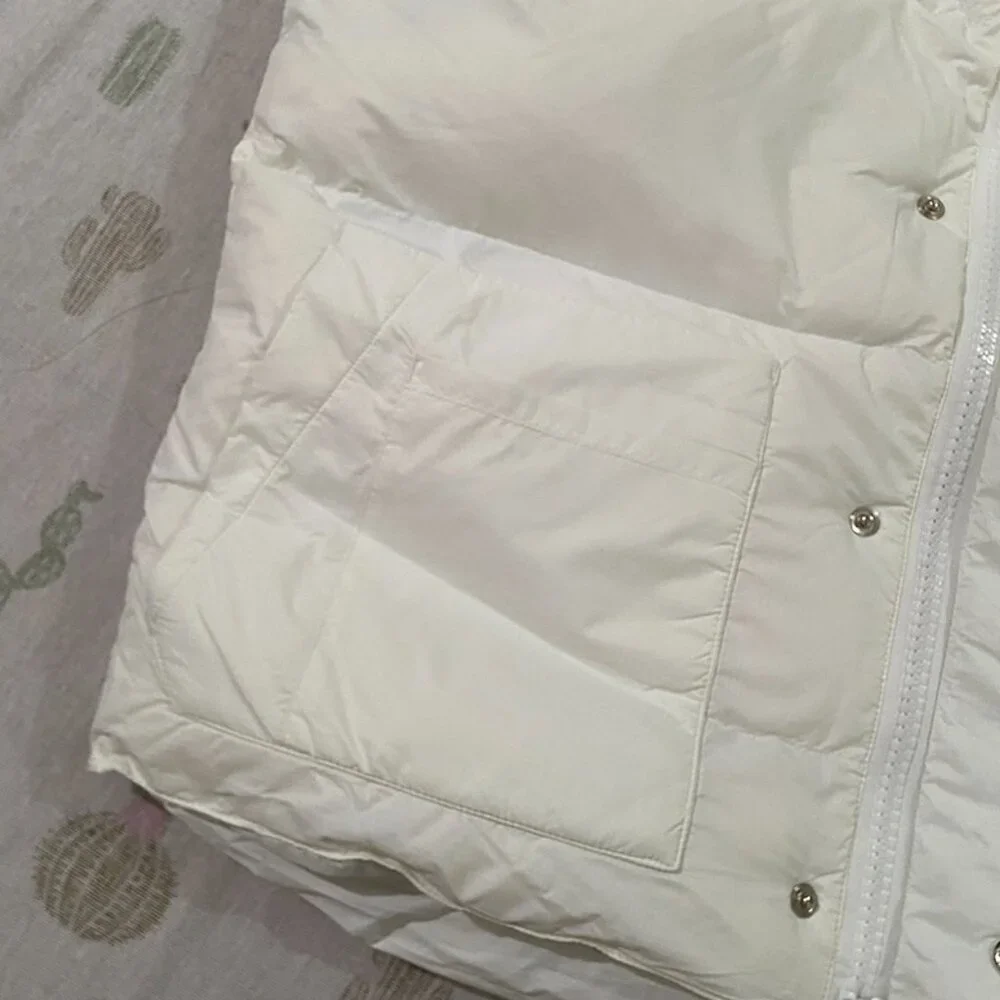 Canada Goose White Stand Collar Down Vest - Picture 5 of 11